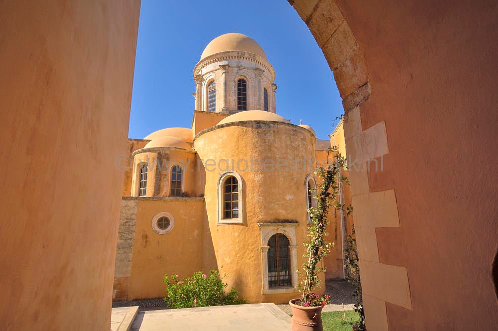 Agia_Triada_Monastrery_007.jpg