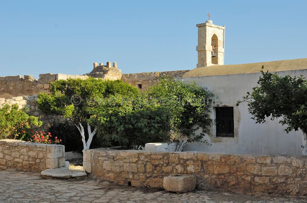 Aptera_009.jpg