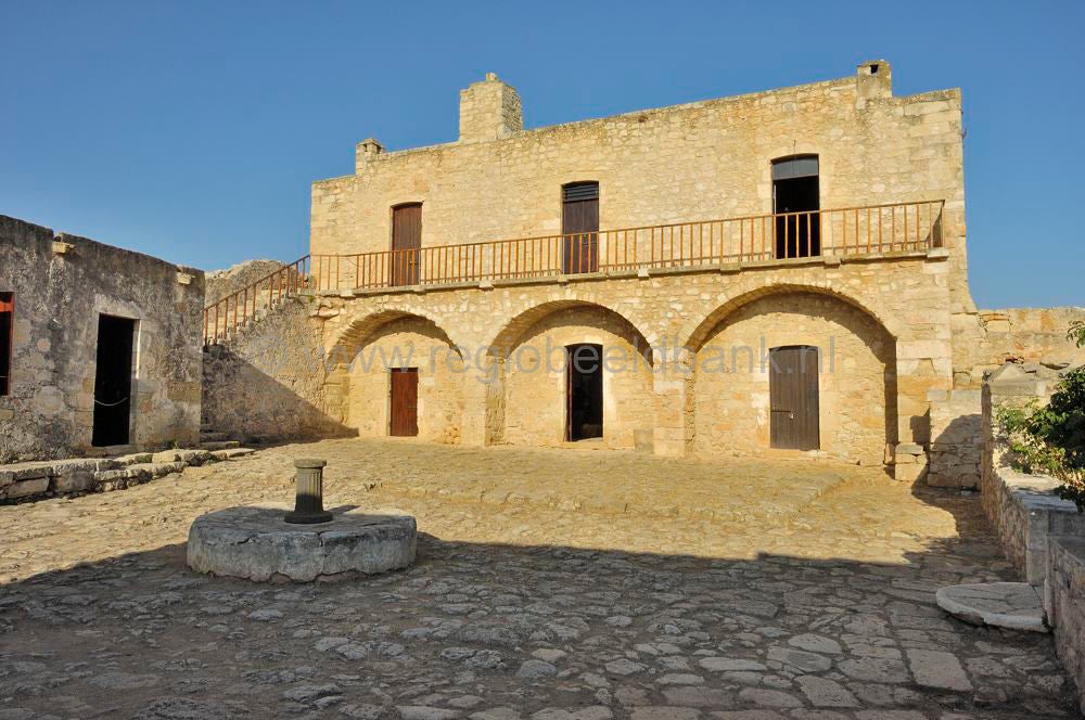 Aptera_011.jpg