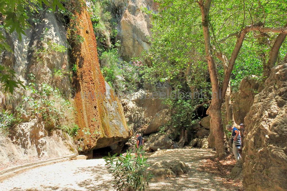 Milonas_Watterfall_023.jpg