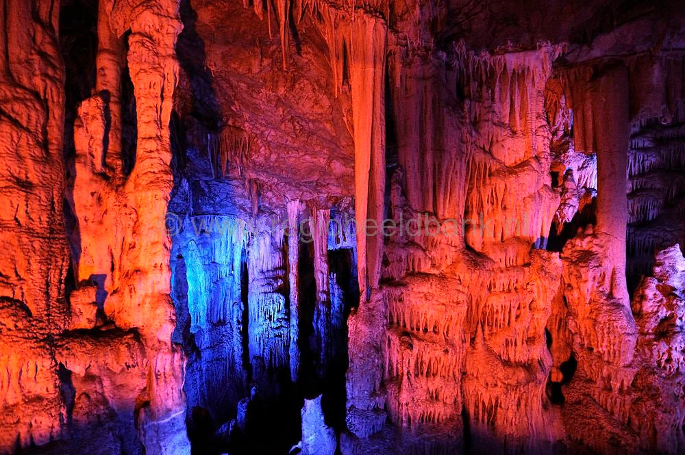 Sfendoni_Cave_2011015.jpg