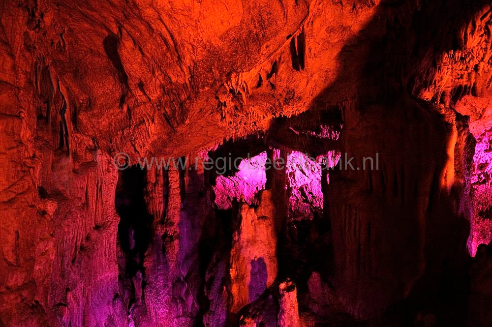 Sfendoni_Cave_2011017.jpg