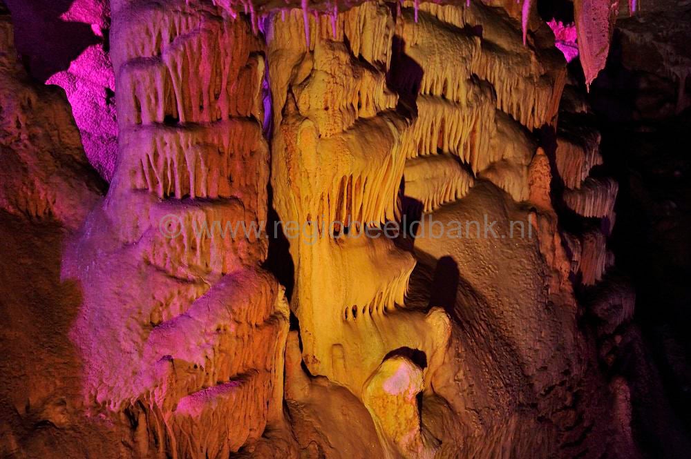 Sfendoni_Cave_2011023.jpg