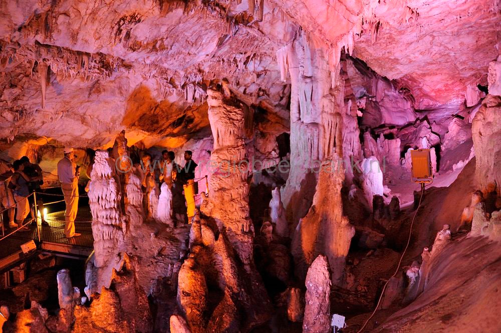 Sfendoni_Cave_2011025.jpg