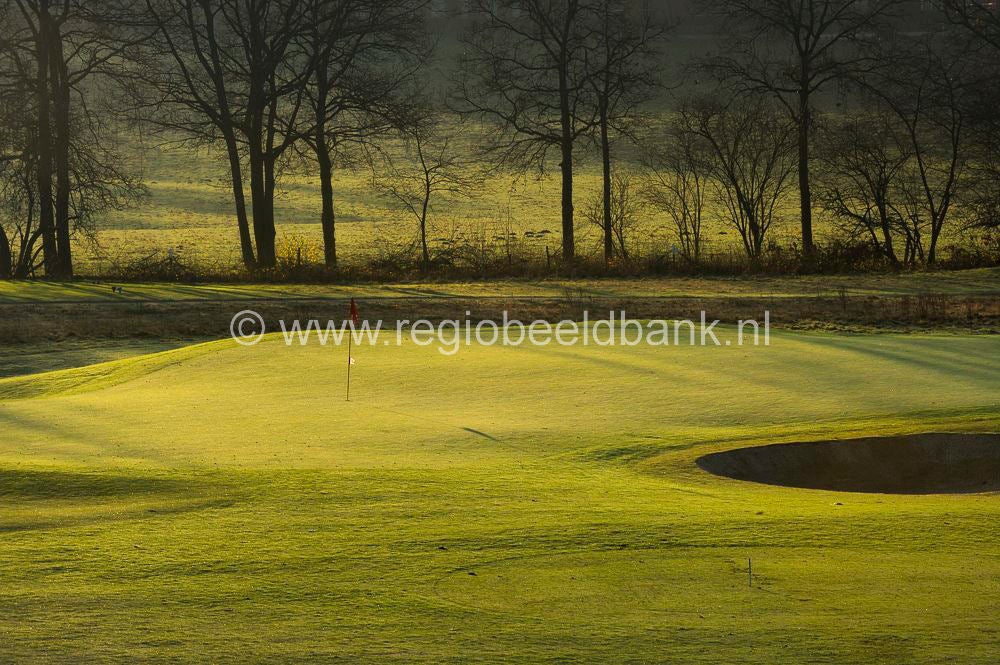 hole_011abcd.jpg