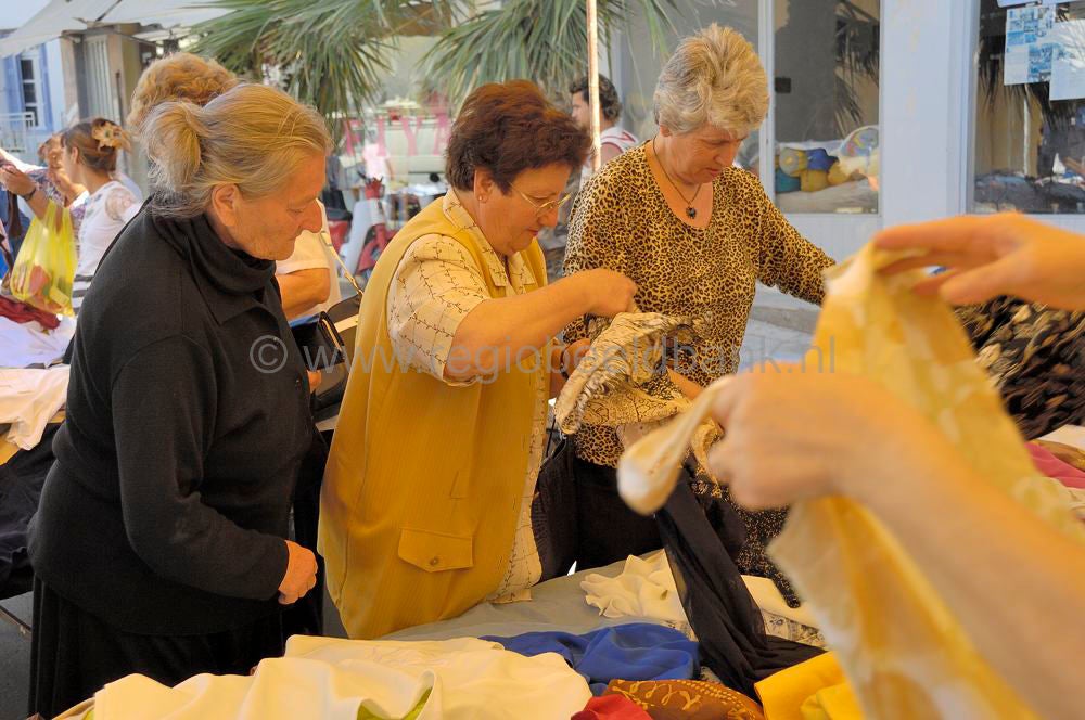 mires_market_488.jpg