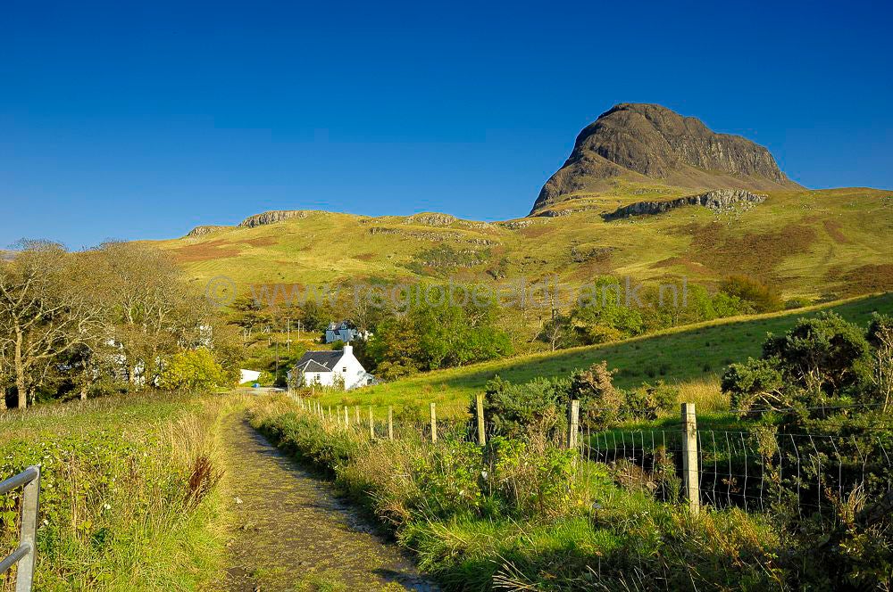 skye_talisker_bay_493.jpg